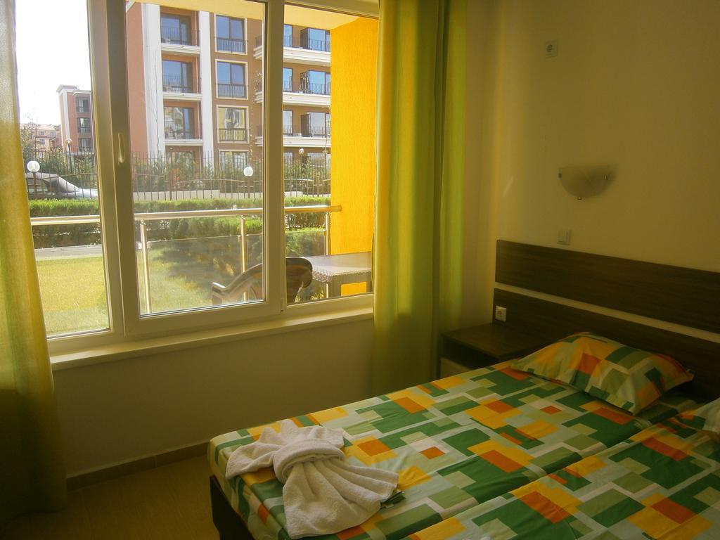 Anna Marina Apartments Sveti Vlas Oda fotoğraf